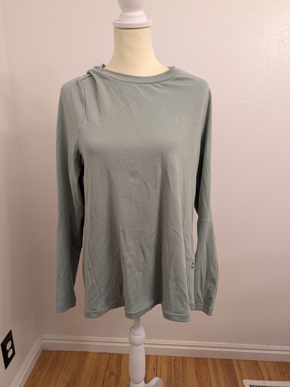 ON Women's Focus Long-T Moss color Size L NWT